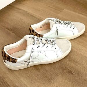 Selling these brand new Vintage Havana shoes